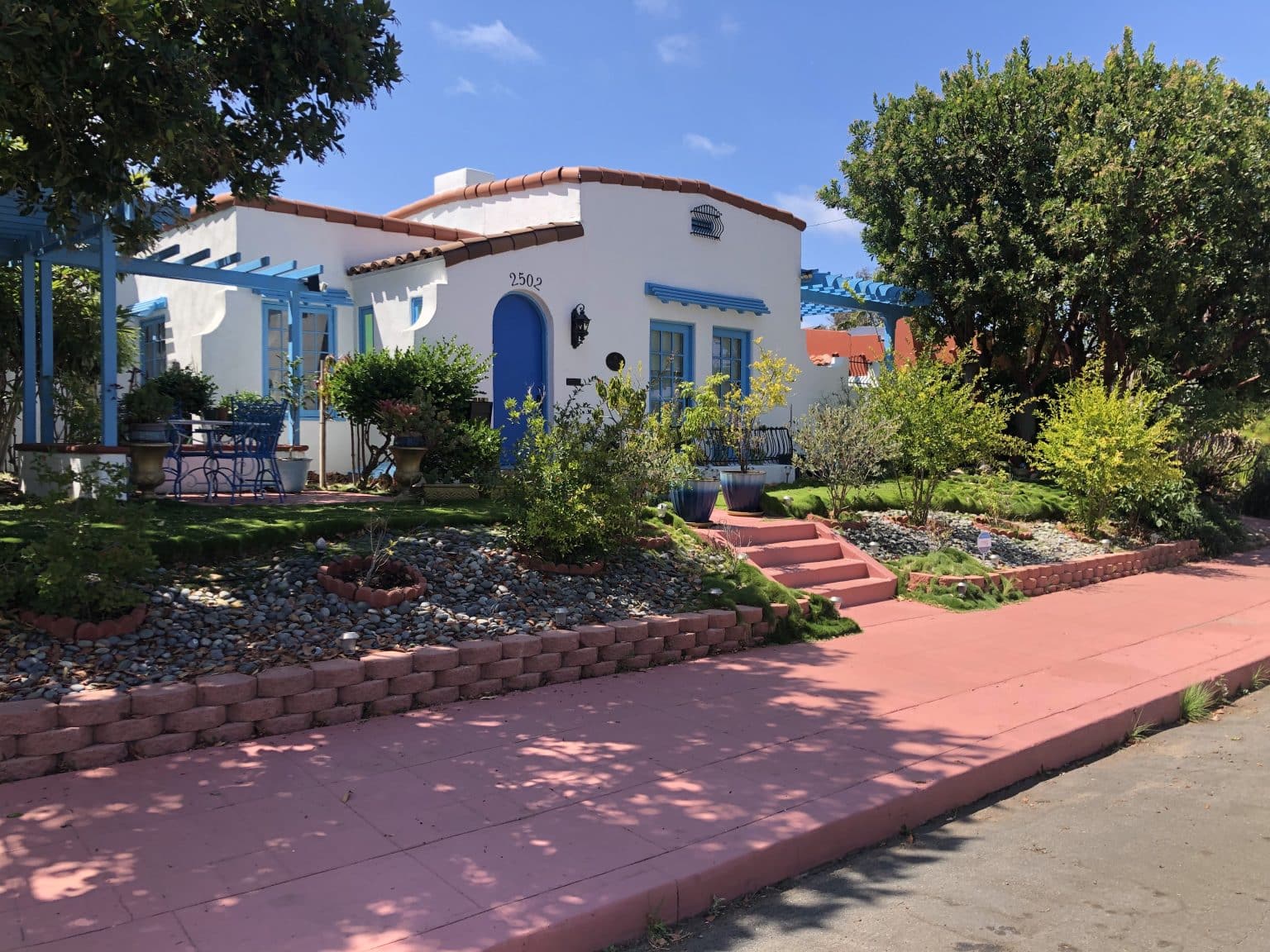 San Diego Strolls: Little Pink Sidewalks For You and Me